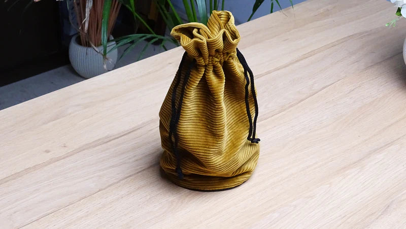 Luxury Chess Storage Pouch - Cotrise Fabric Bag for 3.75" Chess Pieces | Chessetup Store – A soft and flexible pouch for easy transport and protection of chess pieces.