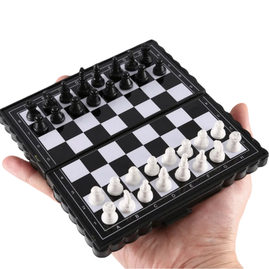 Mini Portable Chess Set - Travel-Friendly Staunton Chess Board | Chessetup Store – A compact and lightweight chess set, perfect for playing on the go.